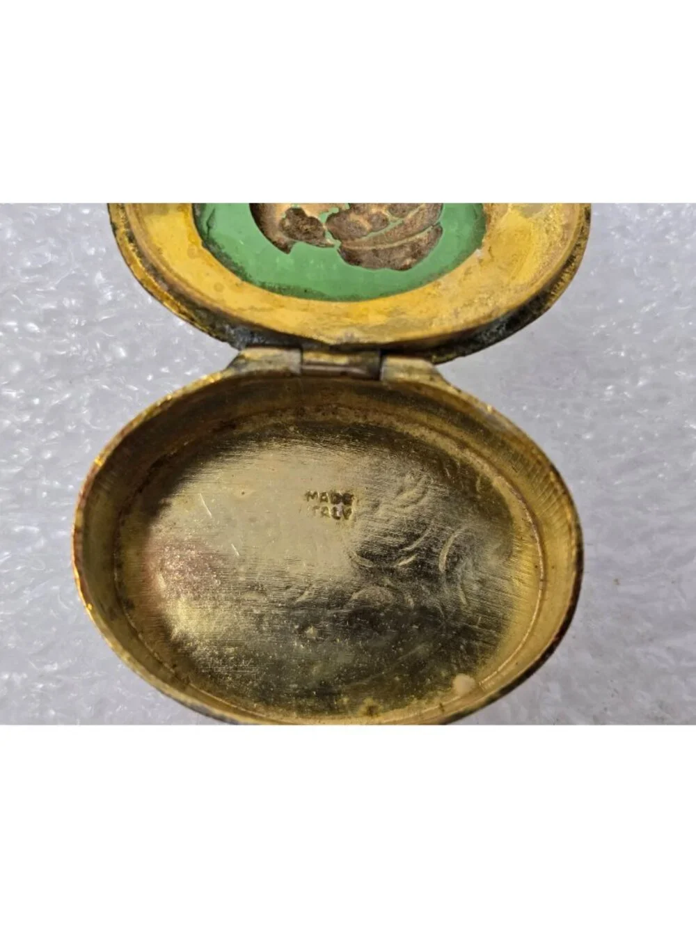 Vintage Italian Cameo Pill Box Green Glass Cameo Gold Tone Trinket Box Italy
